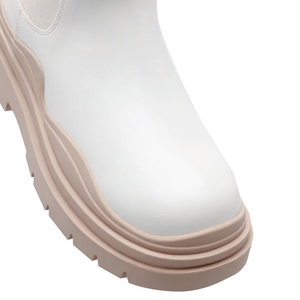 
                  
                    River Boots White - Bota con elástico color blanco
                  
                
